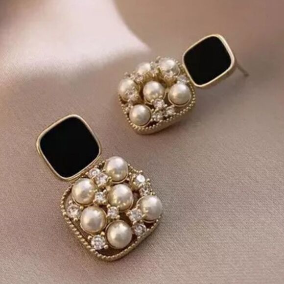 BohemianāearringsāN358 - Picture 1 of 3